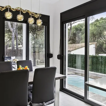 Beautiful Near Cala Montgo Villa *